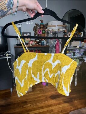NWOT A New Day Yellow & White Smocked Cropped Tank Top